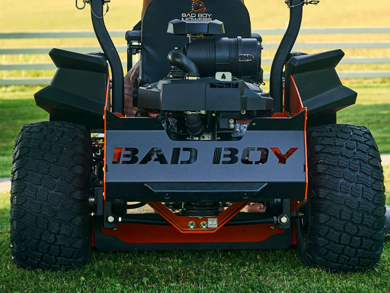 Bad Boy Rogue 72" Kawasaki 999cc 35HP FX1000 Zero Turn Mower w/Side Discharge Bad Boy Trailer RGEKA35HP72
