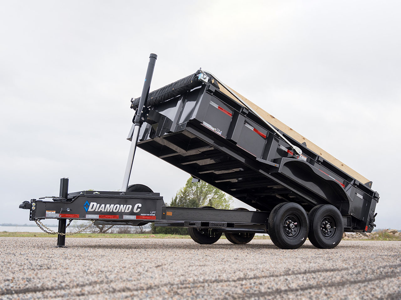 Diamond C 7 x 14 18K Pacesetter Dump Trailer w/78" Ramp & 44" Sides LPT Diamond C Trailer LPT208-L14X81-PACR78S44