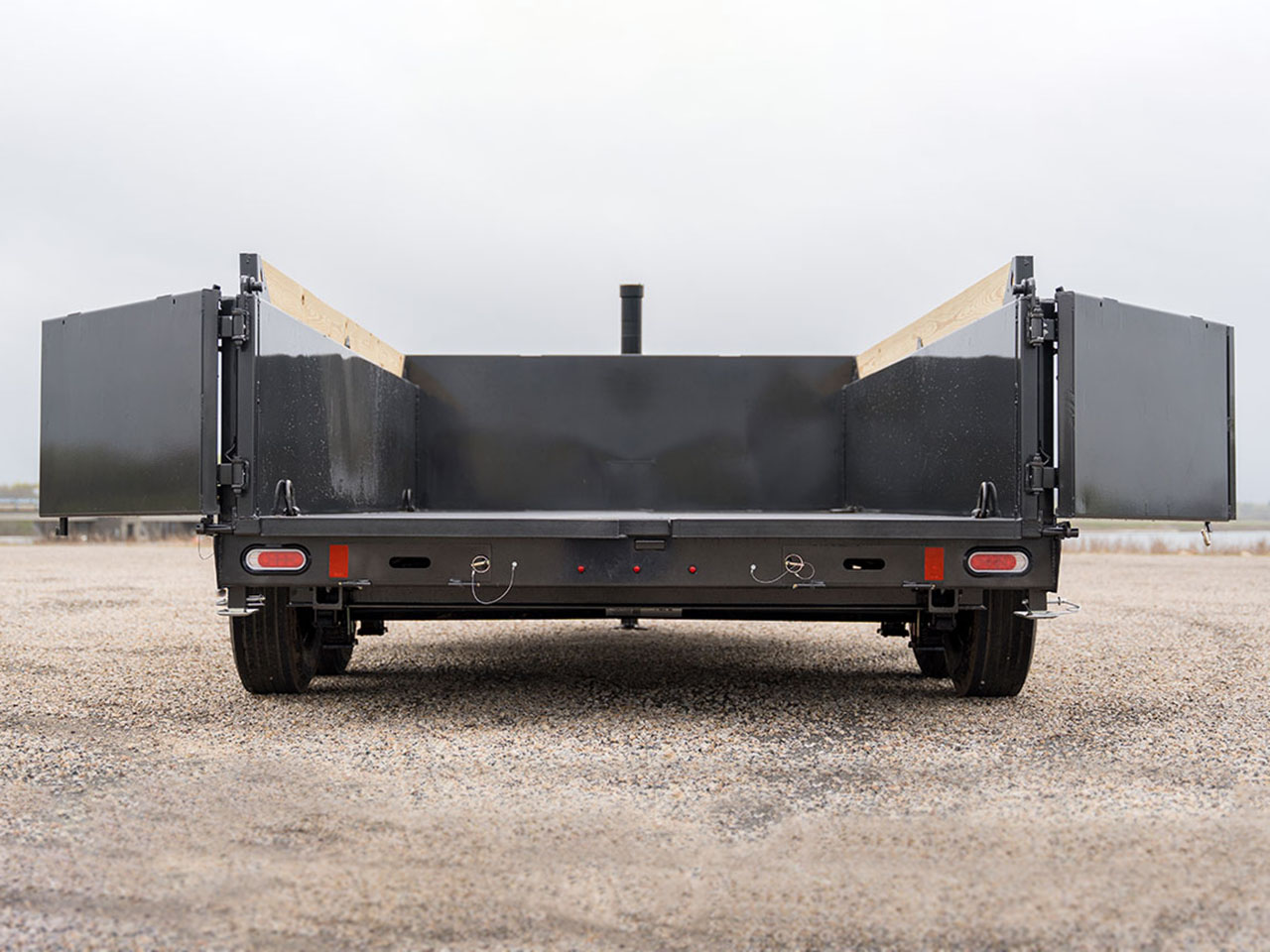 Diamond C 7 x 14 18K Pacesetter Dump Trailer w/78" Ramp & 44" Sides LPT Diamond C Trailer LPT208-L14X81-PACR78S44