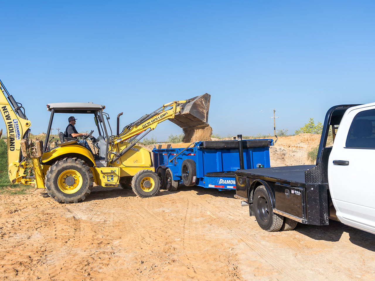 Diamond C 7 x 14 20K Dump Trailer w/44" Sides & Super Heavy Duty Fenders LPT Diamond C Trailer LPT210-L14X82-S44HD