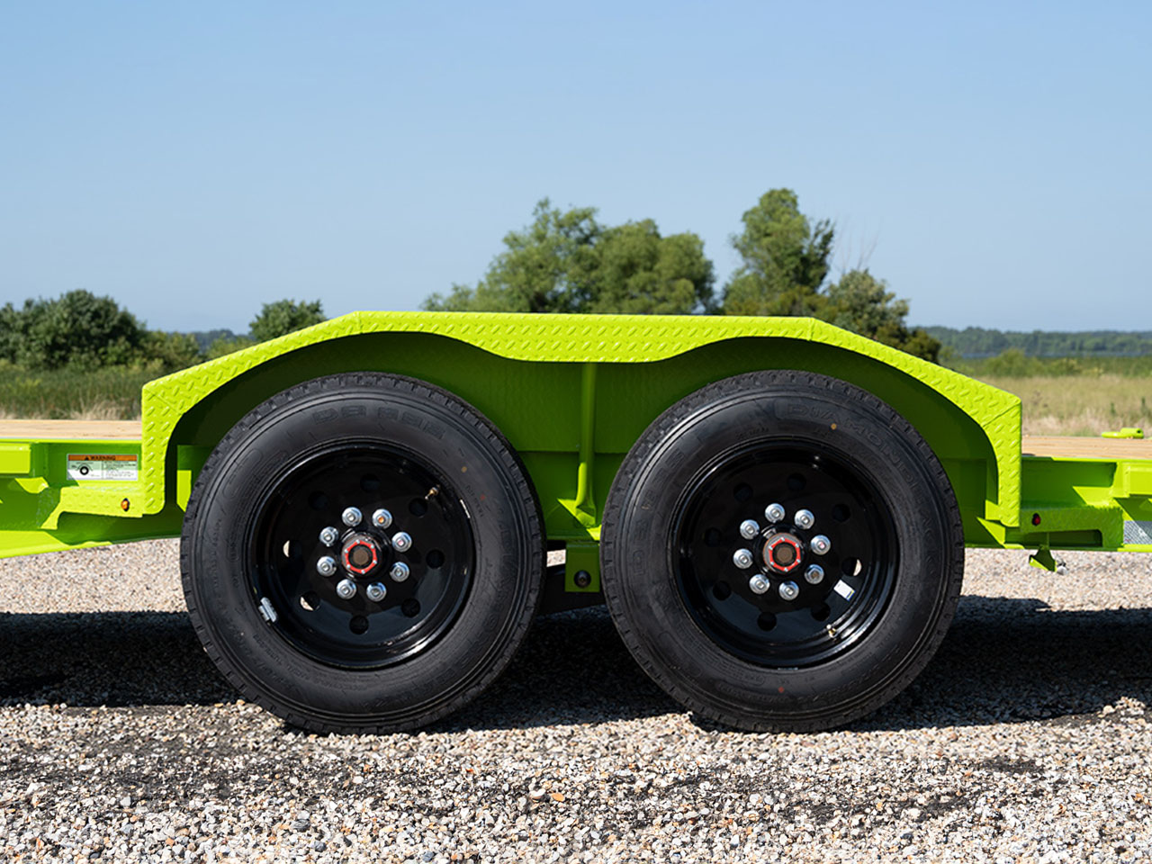Diamond C 7 x 22 20K Max Ramps Equip Trailer w/Side Step & Super HD Fender LPX Diamond C Trailer LPX210-L24X82-D36MSSHD