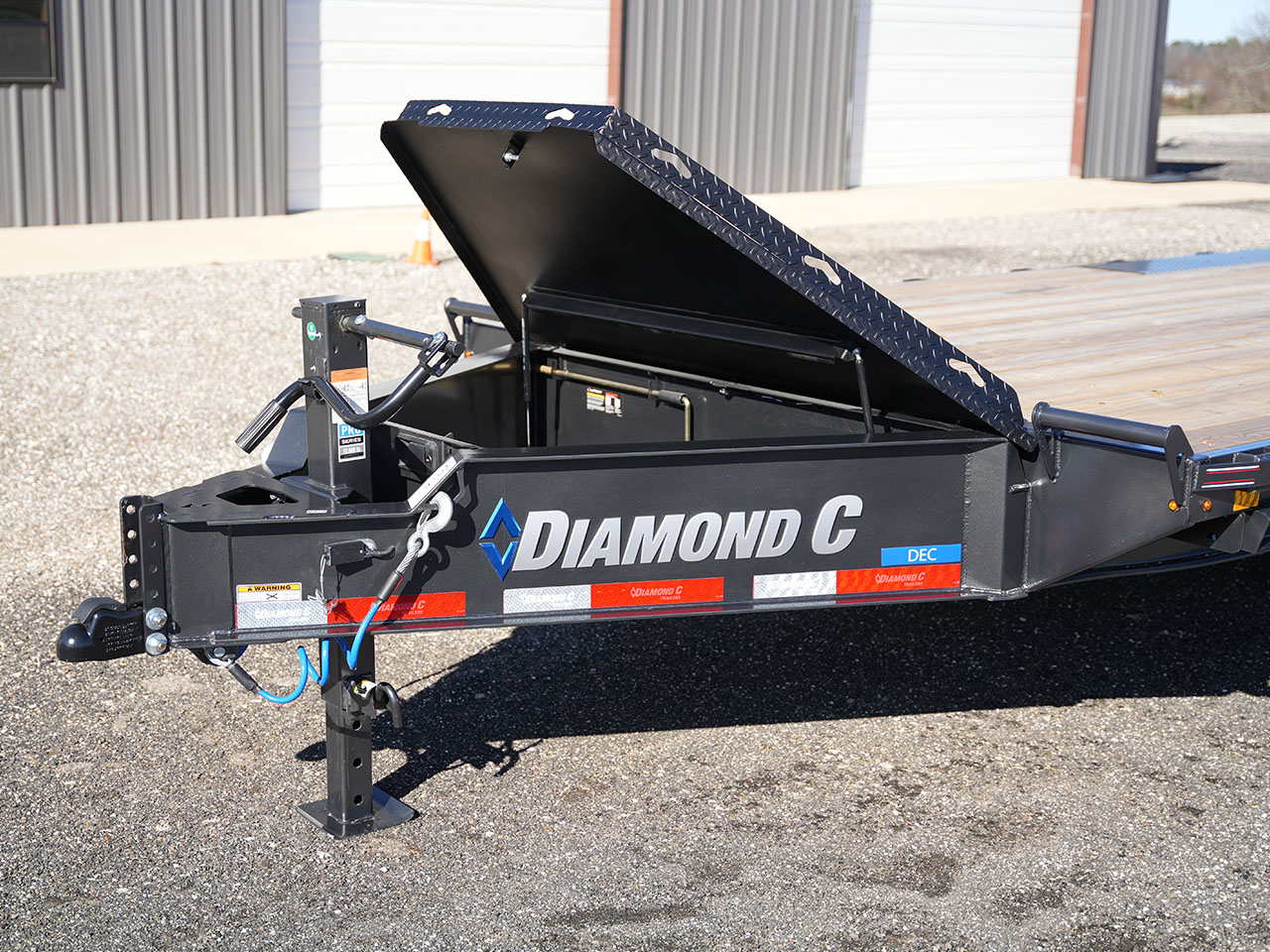 Diamond C 8.5 x 20 14K Flip Knee Ramps Deck Over Equipment Trailer DEC Diamond C Trailer DEC207-L20X102-D60FKR