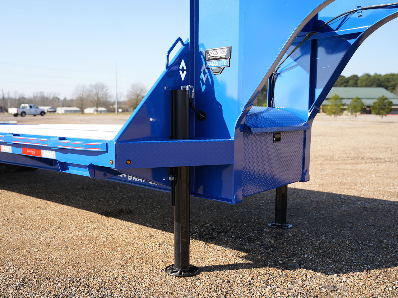 Diamond C 8.5 x 32 20K Pacesetter Gooseneck Equipment Trailer FMAX Diamond C Trailer FMAX210-L32X102-PAC