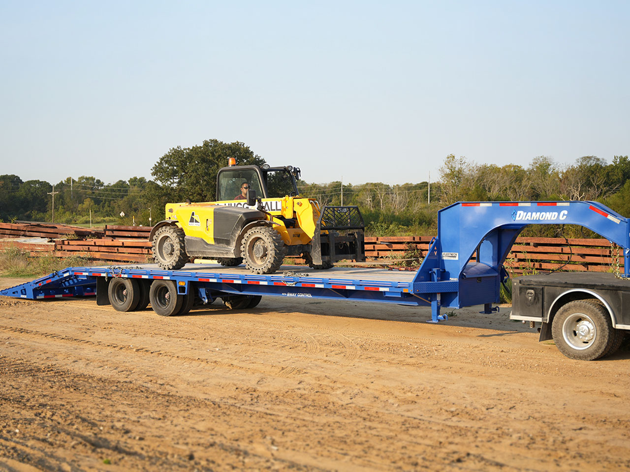 Diamond C 8.5 x 32 24K GN Equip Trailer w/Blackwood Hydraulic Dovetail Diamond C Trailer FMAX212-L32X102-DBWJDH