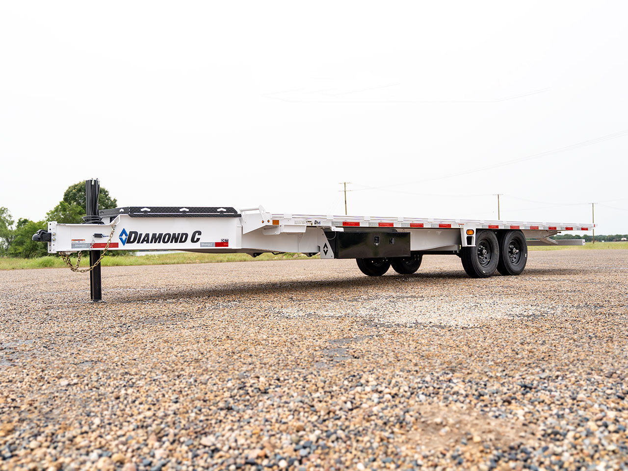 Diamond C 8.5 x 22 14K Equipment Tilt Trailer Diamond C Trailer DET207-L20X102