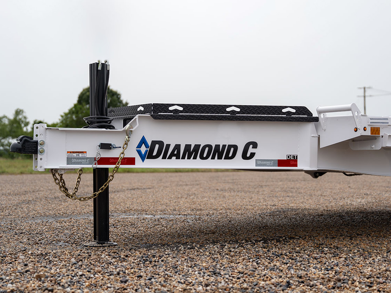 Diamond C 8.5 x 22 14K Equipment Tilt Trailer Diamond C Trailer DET207-L20X102