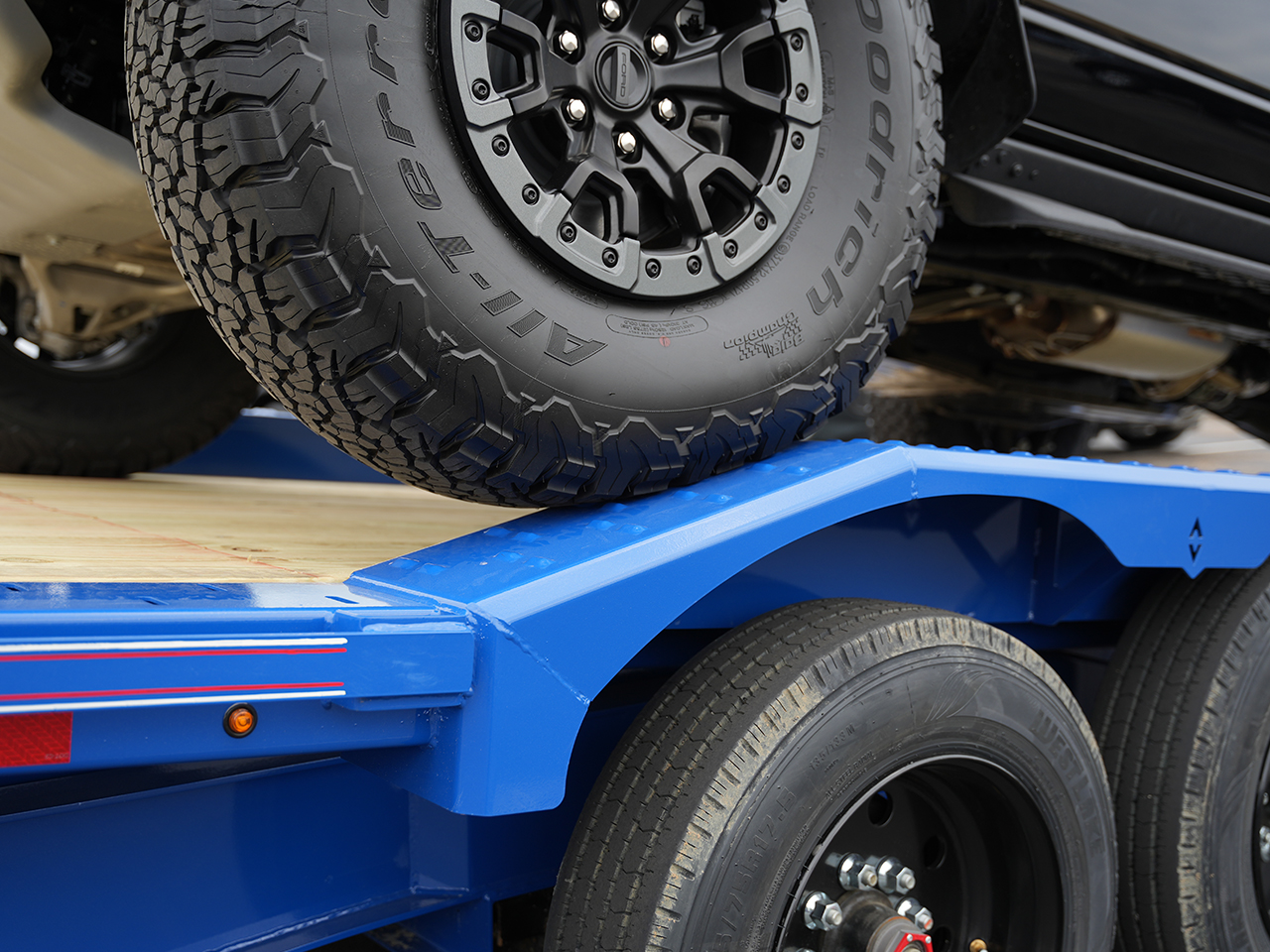 Diamond C 8.5 x 24 20K Hydraulic Dampened Tilt Trailer Diamond C Trailer HXD210-L24X102