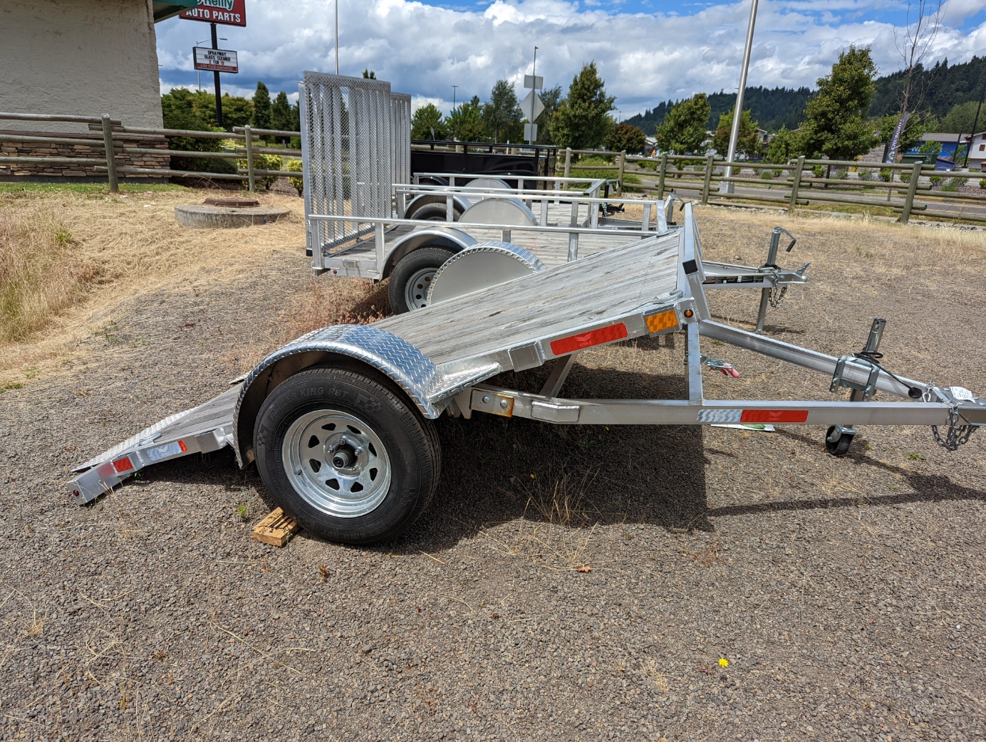 Eagle 6 x 8  3K Aluminum Tilt Trailer Eagle Trailer 6 x 8  3K  Silver Eagle Tilt Bed