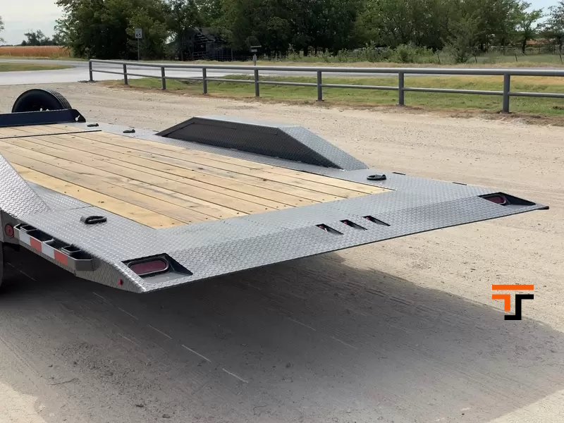 Iron Bull 8.5x20  14K I-Beam Deckover 16/4 Split Deck Tilt Equipment Trailer - 8" I-Beam - TWB Iron Bull Trailer TWB0220072