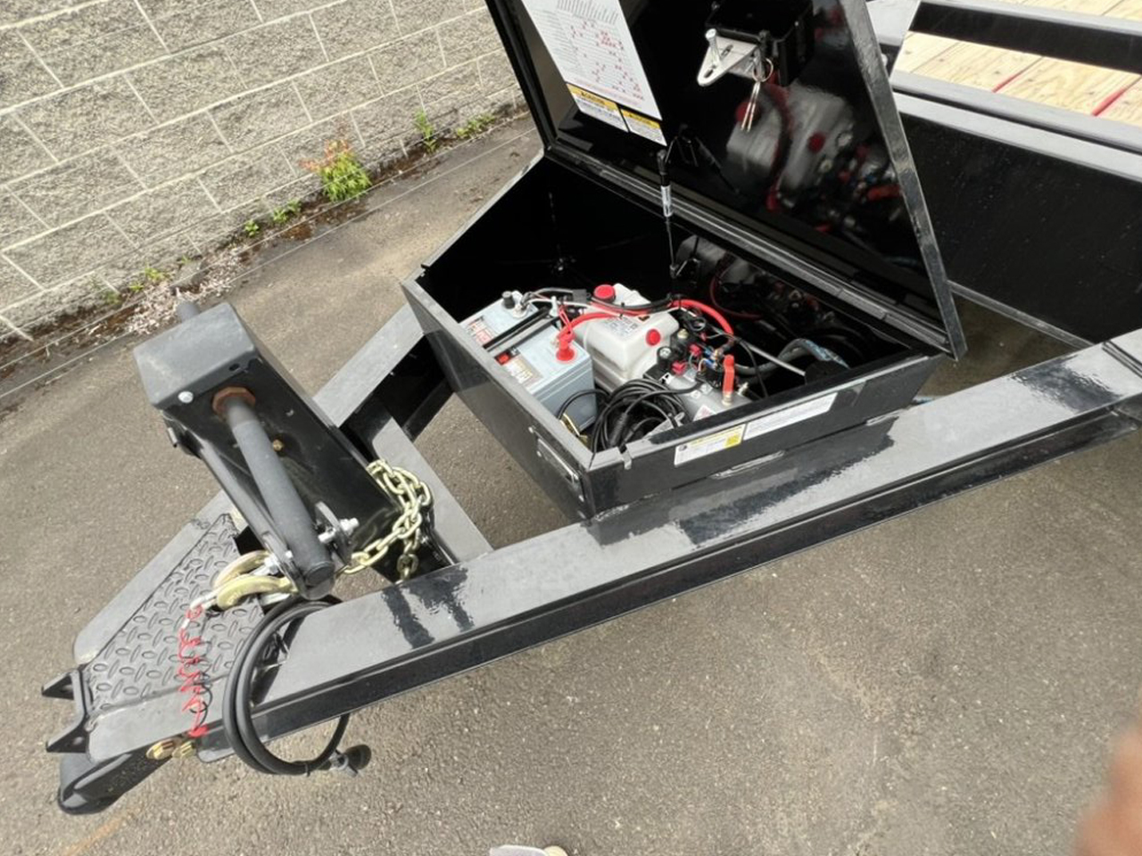 MAXX-D 8.5x26 17.5K TOX Power Deckover Tilt Trailer w/Hydraulic Jack MAXX-D Trailer TOX-8.5X26-17.5K-HJ
