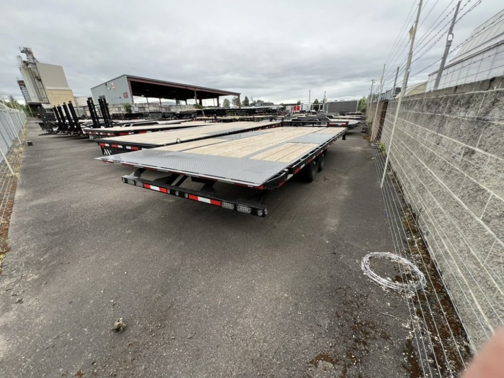 MAXX-D 8.5x26 17.5K TOX Power Deckover Tilt Trailer w/Hydraulic Jack MAXX-D Trailer TOX-8.5X26-17.5K-HJ