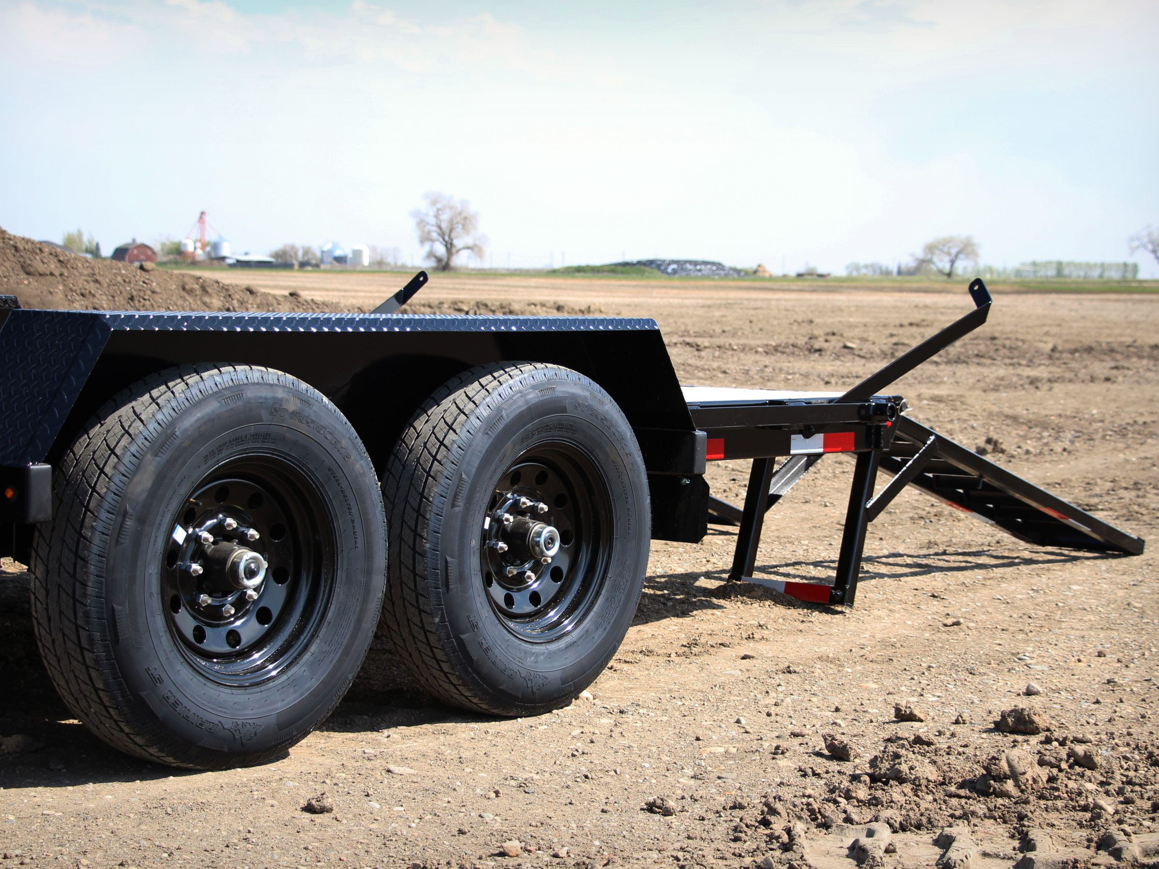 Southland 7 x 18 14K Straight Deck Equipment Trailer - Fold Up Ramps Southland Trailer 88302 LBAT7-18 BLK FUR