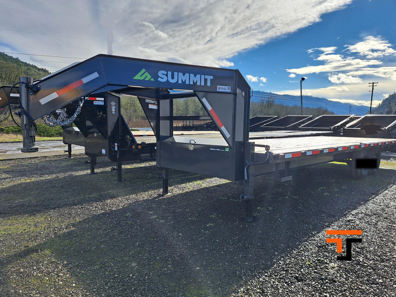 Summit 8.5x24 14K - Gooseneck Deckover Equipment Trailer- Denali Pro Summit Trailer DPGDO8524TA5